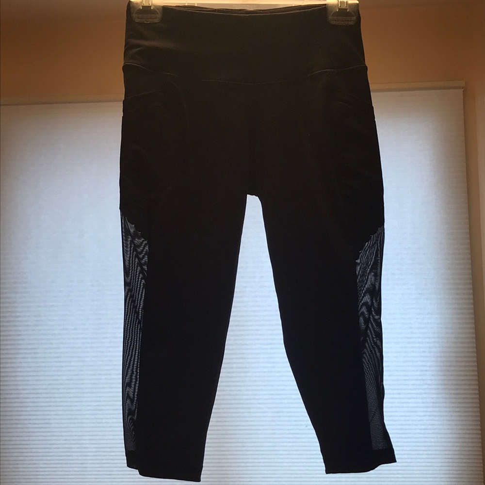 Victoria Secret Sport Black Capri Leggings w/ Mesh - Picture 8 of 14